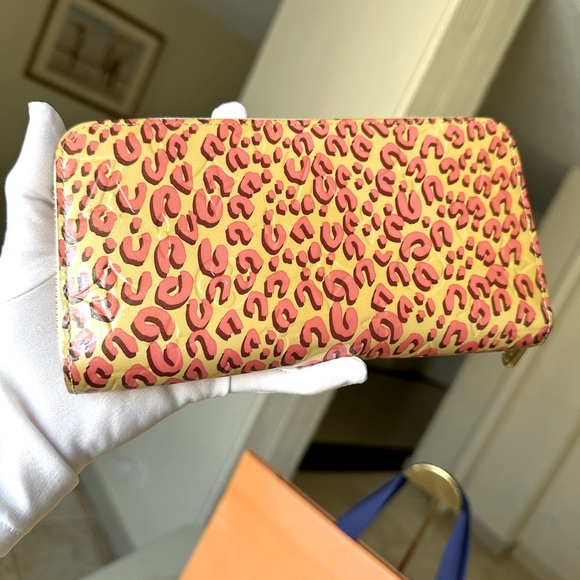 Auth Louis Vuitton Wallet EUC - Picture 2 of 14